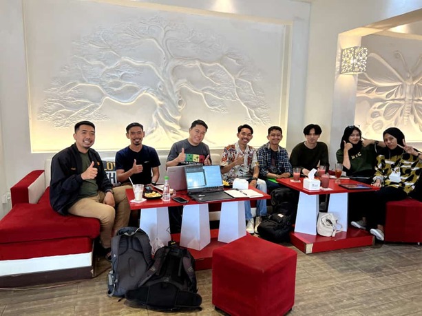 Dosen dan Mahasiswa FSD UNM Lakukan Penelitian Aplikasi Pemesanan dan Pembuatan Logo untuk Bantu UMKM